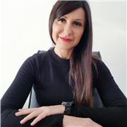 Me defino como Motivadora y Facilitadora de liderazgo. Voy a dar clases para todos los públicos que lo necesiten.